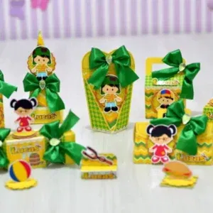 Arquivo de corte digital tema Turma do Chaves no formato Studio para máquinas Silhouette, ideal para criação de personalizados e decoração de festas infantis.