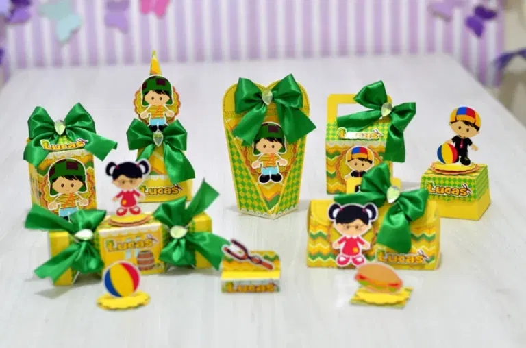 Arquivo de corte digital tema Turma do Chaves no formato Studio para máquinas Silhouette, ideal para criação de personalizados e decoração de festas infantis.