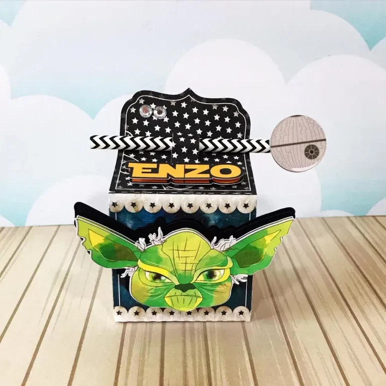 Arquivo de corte para caixa e decoração Star Wars nos formatos Studio, PNG e PDF, ideal para lembrancinhas de luxo e festas temáticas.