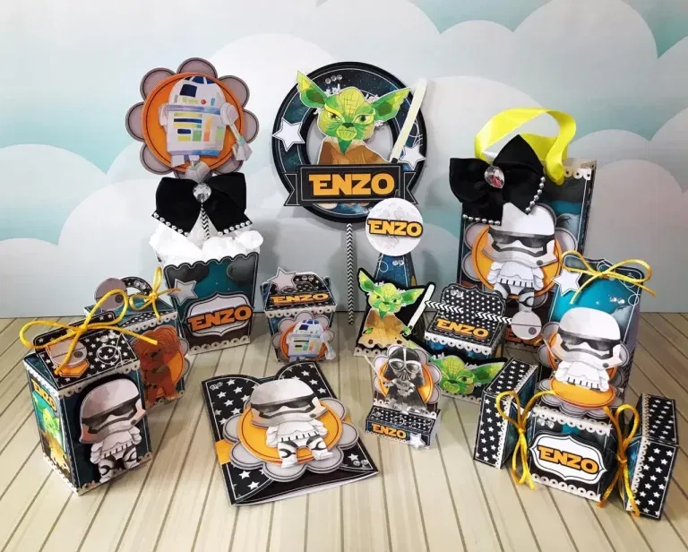 Molde de topo de bolo temático Star Wars nos formatos Studio, PNG e PDF para impressão em alta resolução e decoração de festas geeks.