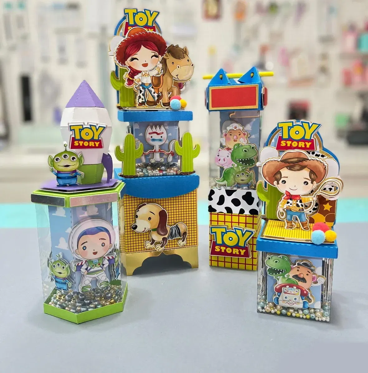 Arquivo digital tema Toy Story nos formatos Studio e PDF para topo de bolo e itens de decoração para imprimir e recortar na Silhouette ou tesoura.