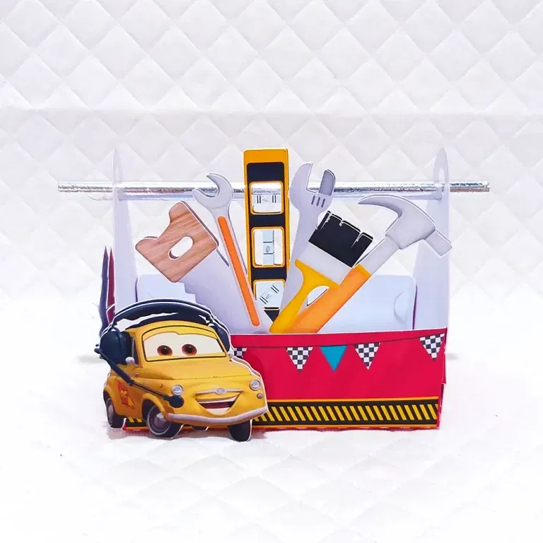 Arquivo para topo de bolo e itens de decoração infantil Carros nos formatos Studio e PDF, pronto para imprimir e recortar na Silhouette.