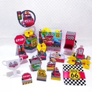 Arquivo de corte digital tema Carros Disney para decoração infantil nos formatos Studio e PDF para máquinas Silhouette ou tesoura, ideal para personalizados.