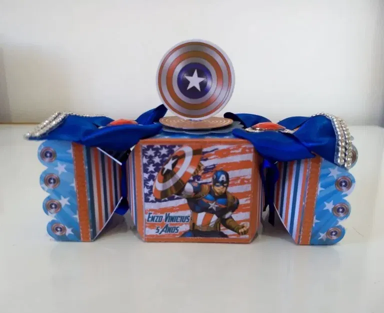 Moldes digitais de Capitão América para centro de mesa nos formatos Studio e PDF para impressão de alta qualidade e corte preciso na Silhouette.