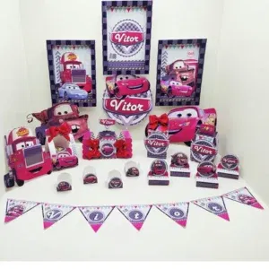 Arquivo de corte para centro de mesa estruturado tema Carros nos formatos Studio, PNG e PDF, ideal para lembrancinhas de festas de aniversário.