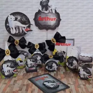 Arquivo de corte digital para centro de mesa no tema Como Treinar Seu Dragão no formato Studio para máquinas Silhouette, ideal para decoração de festas infantis.