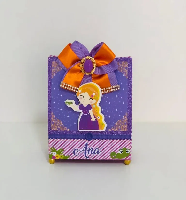 Molde de centro de mesa temático Rapunzel nos formatos Studio e PDF para impressão em alta resolução e decoração de festas de princesas.