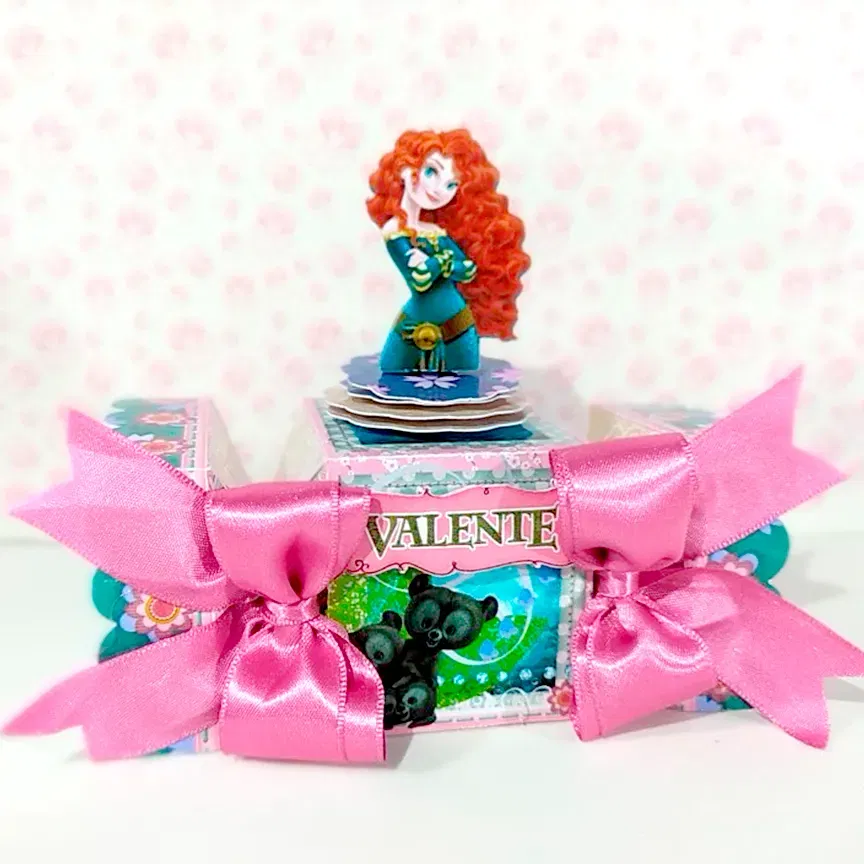 Conjunto de arquivos digitais tema Valente Disney para centros de mesa para imprimir e recortar nos formatos Studio, PNG e PDF.