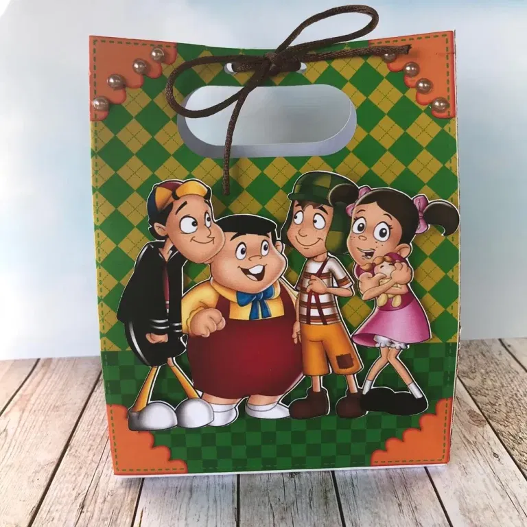 Molde de topo de bolo tema Turma do Chaves para decoração de aniversário no formato Studio com impressão em alta resolução.