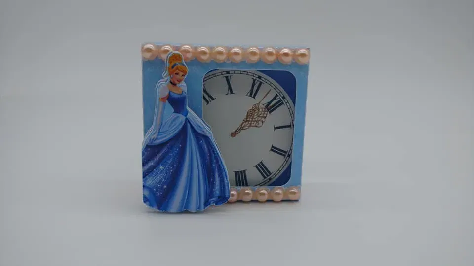 Conjunto de arquivos digitais tema Cinderela para festa infantil para imprimir e recortar nos formatos Studio, PNG e PDF para topo de bolo e enfeites.