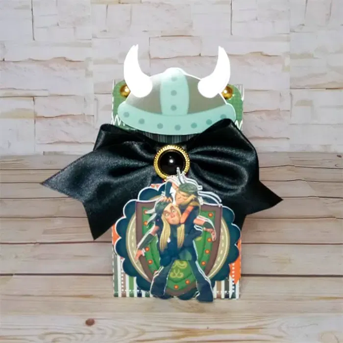 Molde de topo de bolo temático Como Treinar Seu Dragão nos formatos Studio e PDF para impressão em alta resolução e decoração de festas.