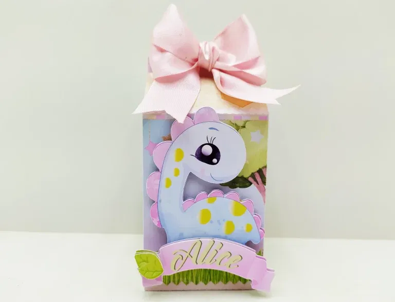 Arquivo de corte digital tema Dinossauro Rosa para meninas nos formatos Studio, PNG e PDF para máquinas Silhouette ou tesoura, ideal para decoração de festas.