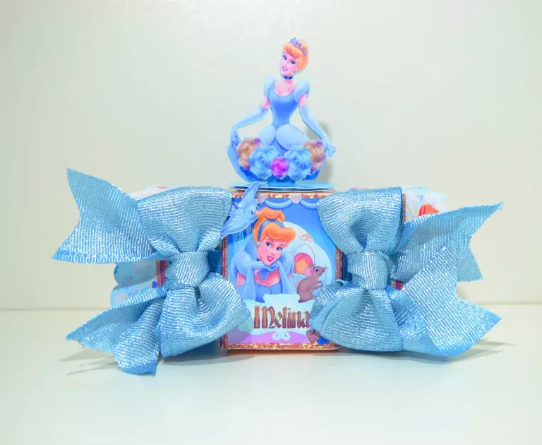 Arquivo digital tema Cinderela Luxo nos formatos Studio, PNG e PDF para topo de bolo e itens de festa para imprimir e recortar na Silhouette.