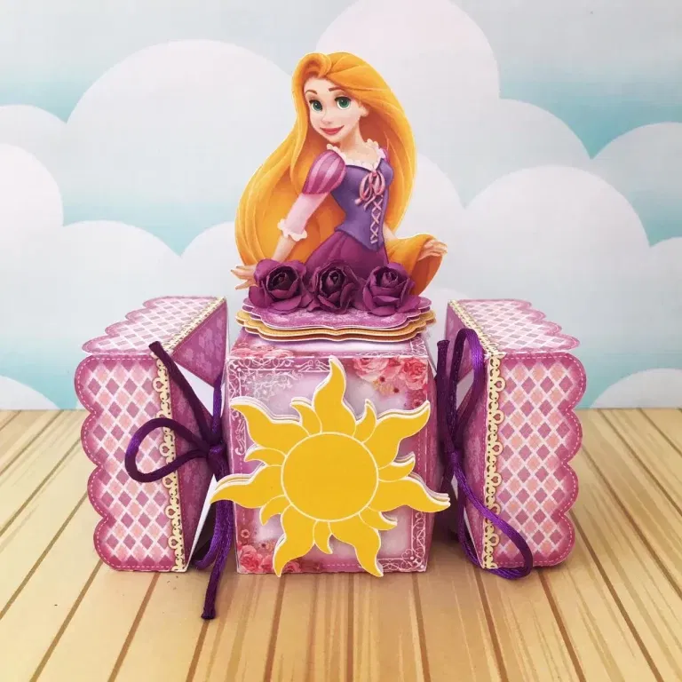 Molde de centro de mesa temático Enrolados nos formatos Studio e PDF para impressão em alta resolução e decoração de festas de princesas.