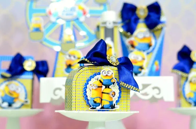 Arquivo digital para decoração econômica dos Minions nos formatos Studio e PDF para imprimir e recortar em casa na Silhouette ou tesoura.