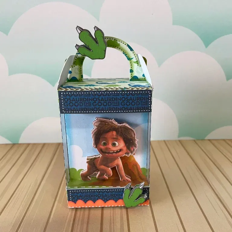 Arquivo para topo de bolo e itens de decoração O Bom Dinossauro nos formatos Studio, PNG e PDF, pronto para imprimir e recortar na Silhouette.