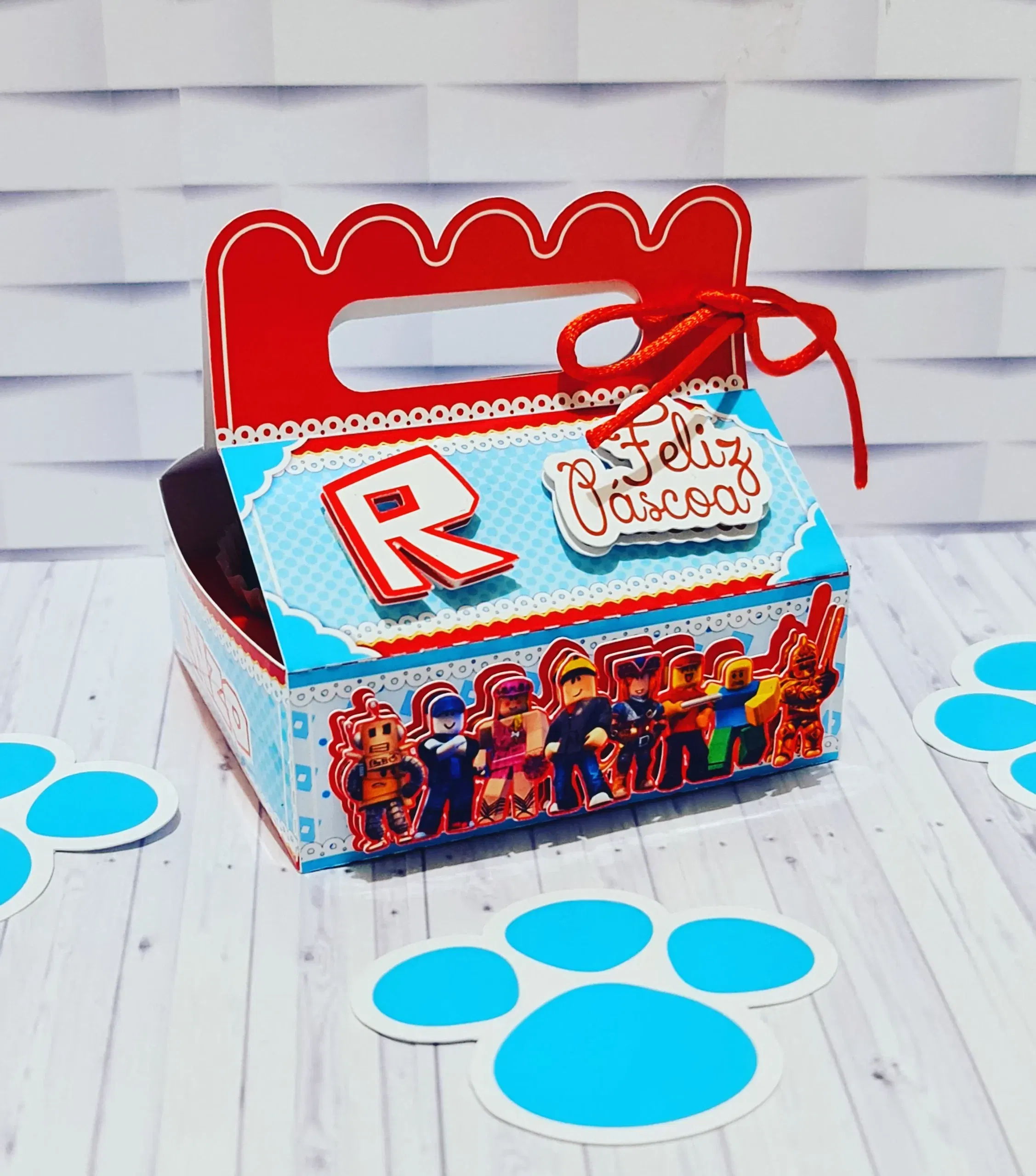 Arquivo de Roblox para Páscoa para recortar no formato PDF e Studio ideal para decoração de mesas e festas de aniversário temáticas.