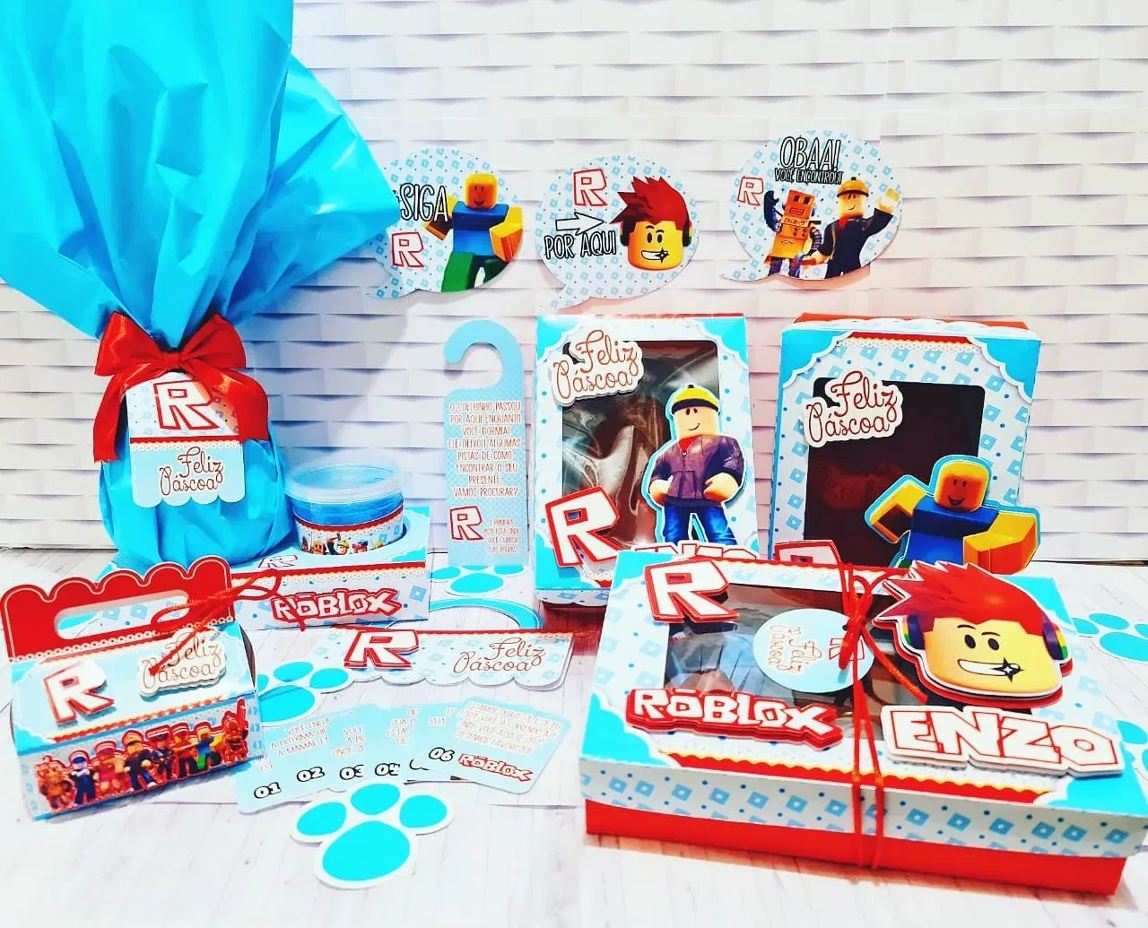 Arquivo digital tema Páscoa Roblox nos formatos Studio e PDF para topo de bolo e itens decorativos para imprimir e recortar na Silhouette.