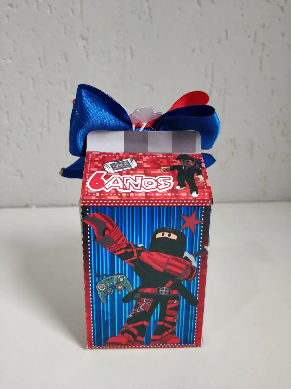 Moldes digitais de Roblox para festa simples nos formatos Studio e PDF para impressão de alta qualidade e corte preciso na máquina.