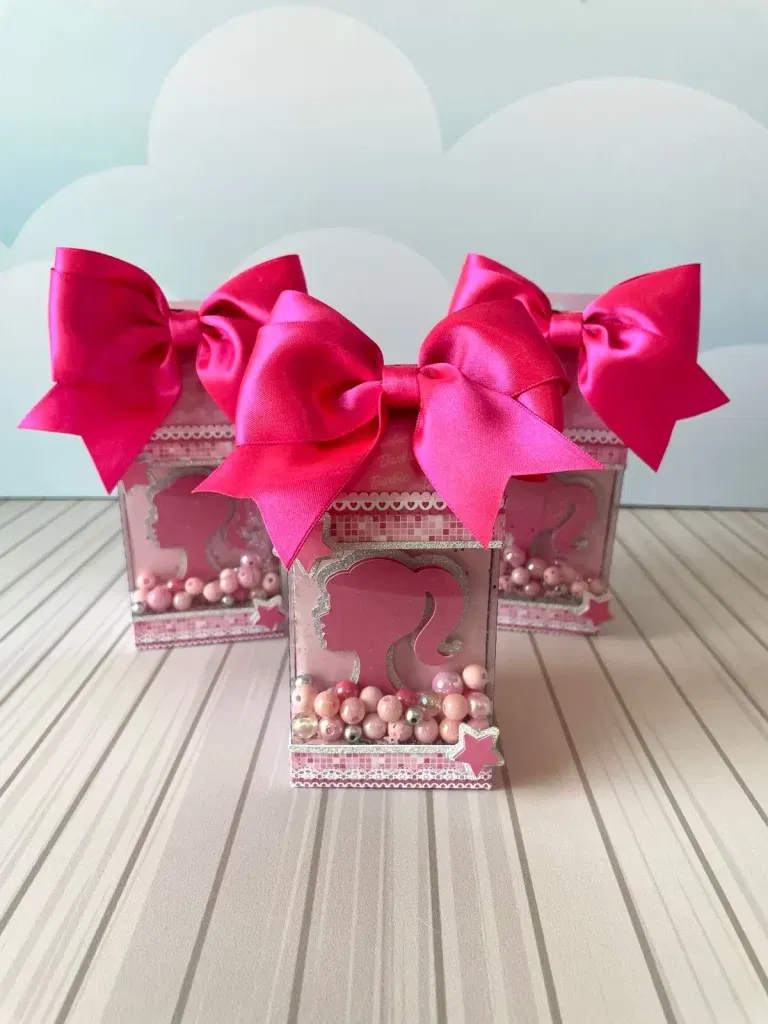 Arquivo de corte tema Barbie Simples nos formatos Studio, PNG e PDF para máquinas Silhouette ou tesoura, ideal para decoração de festas práticas.