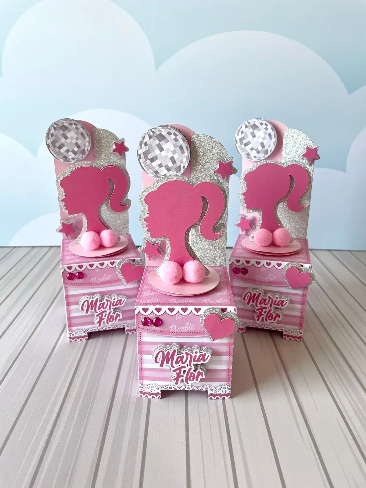 Arquivo para topo de bolo e itens de decoração Barbie Simples nos formatos Studio, PNG e PDF, pronto para imprimir e recortar na Silhouette.