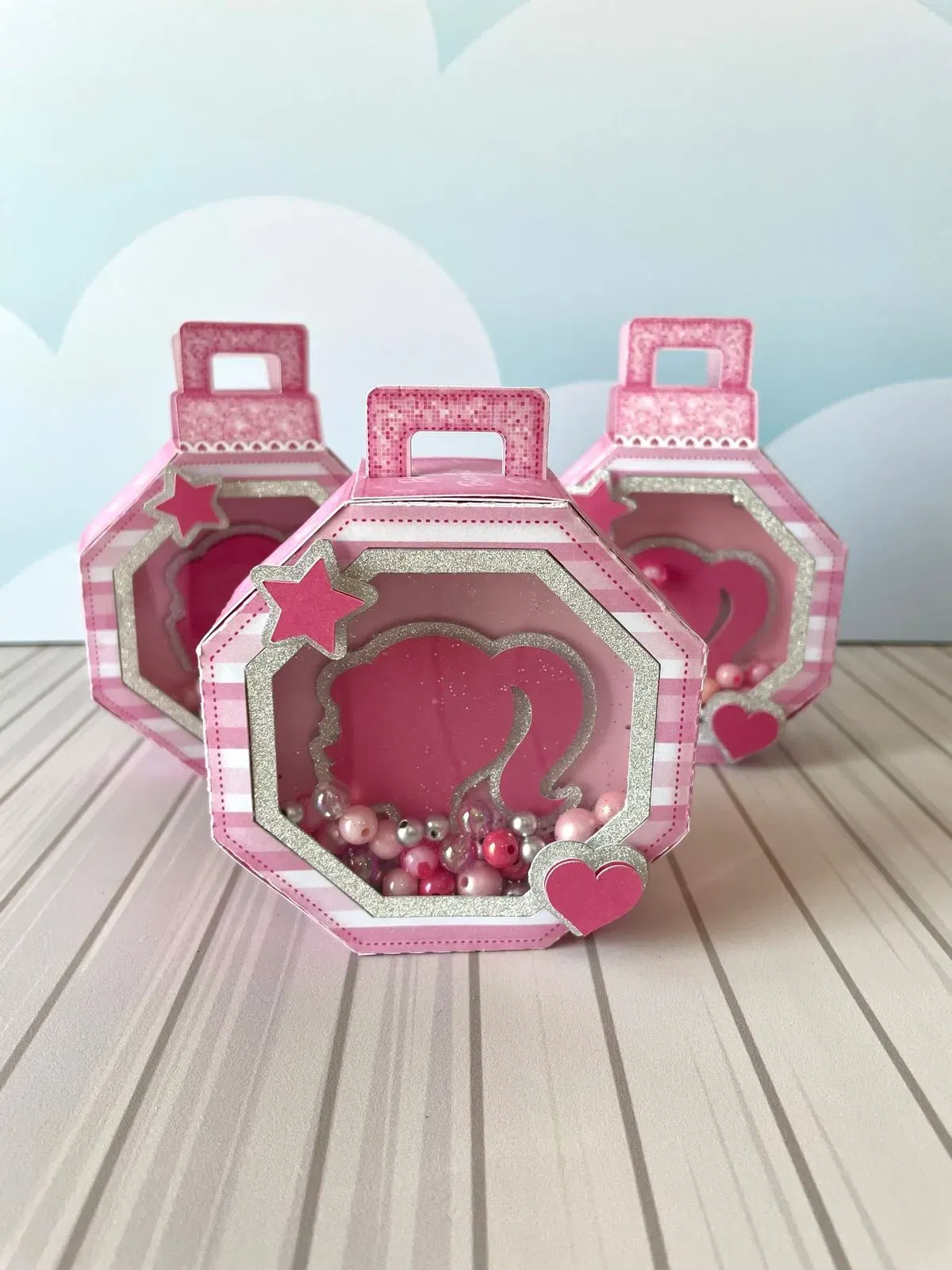 Arquivo de corte para caixa e decoração básica Barbie nos formatos Studio, PNG e PDF, ideal para lembrancinhas de festas de aniversário.