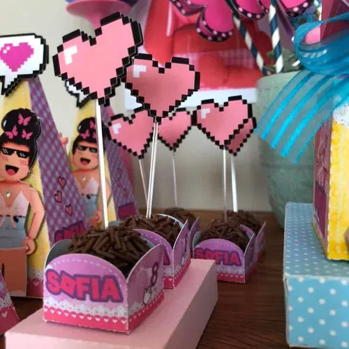 Arquivo de Roblox para meninas para recortar no formato Studio ideal para topo de bolo e decoração de festas de aniversário.