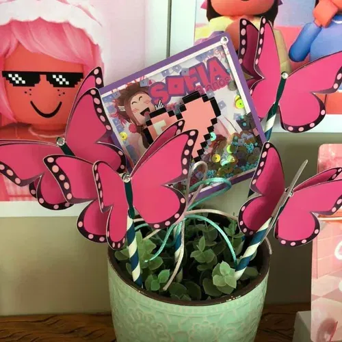 Conjunto de arquivos digitais tema Roblox para meninas para imprimir e recortar no formato Studio para topo de bolo e enfeites.