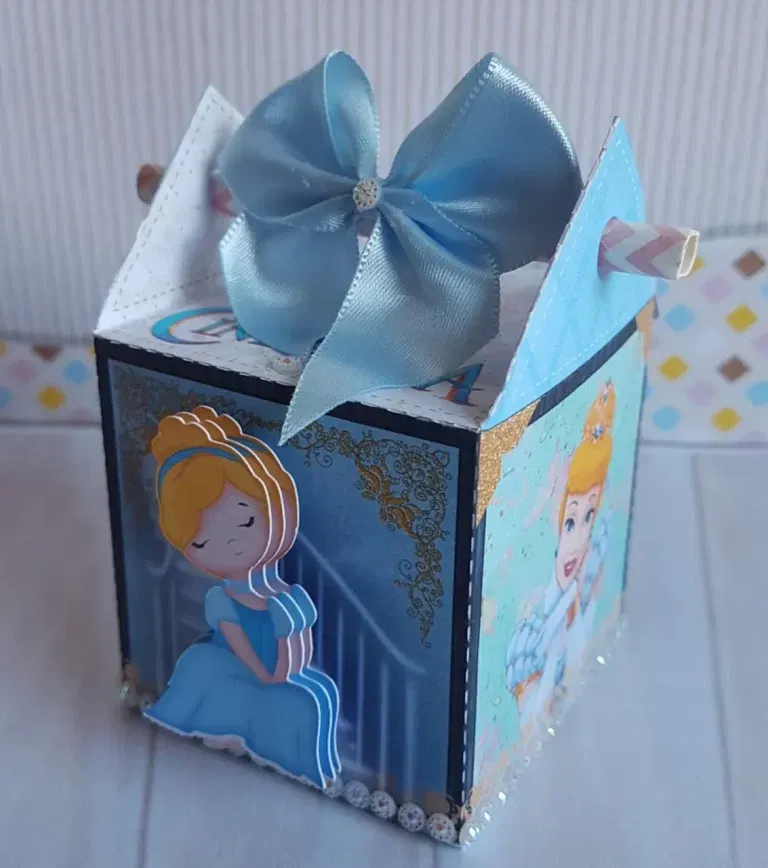 Moldes digitais de Cinderela para topo de bolo e topper nos formatos Studio e PDF para imprimir com alta qualidade e realizar um corte preciso.