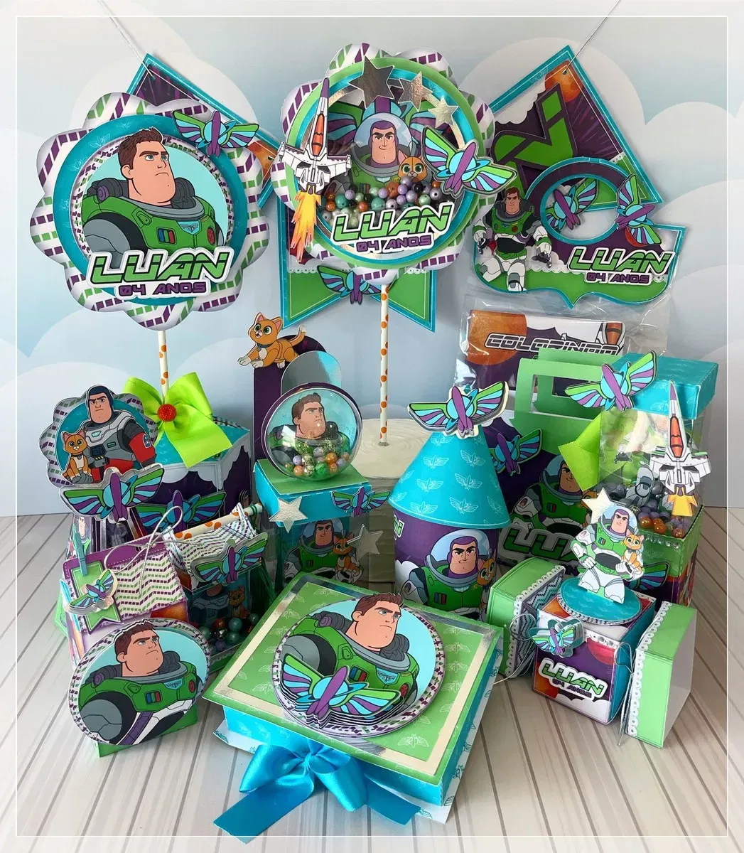 Arquivo de corte digital para topper de bolo e itens de decoração tema Buzz nos formatos Studio, PNG e PDF para Silhouette.