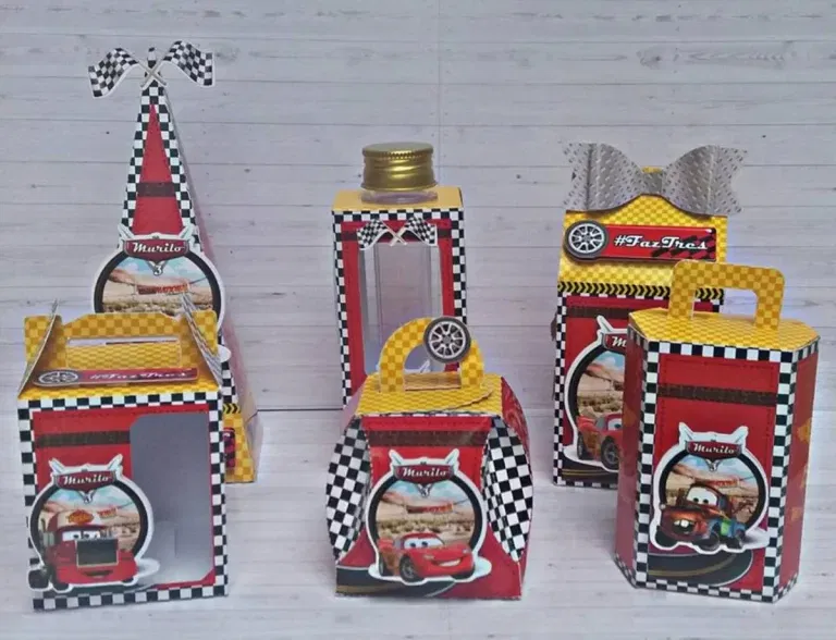 Arquivo de corte digital tema Relâmpago McQueen Carros Disney no formato Studio para máquinas Silhouette, ideal para decoração de festas infantis e personalizados.