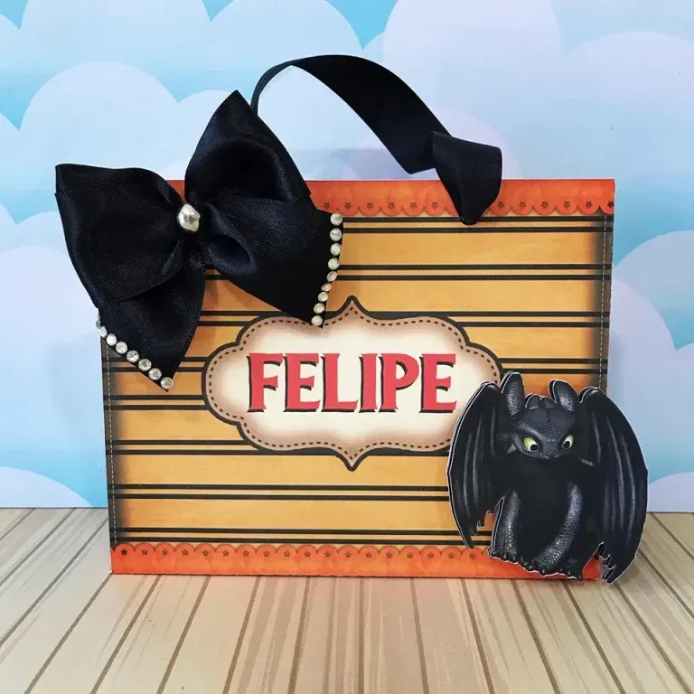 Arquivo de corte Silhouette para caixa e decoração de aniversário Como Treinar Seu Dragão no formato Studio, ideal para personalizados de luxo.