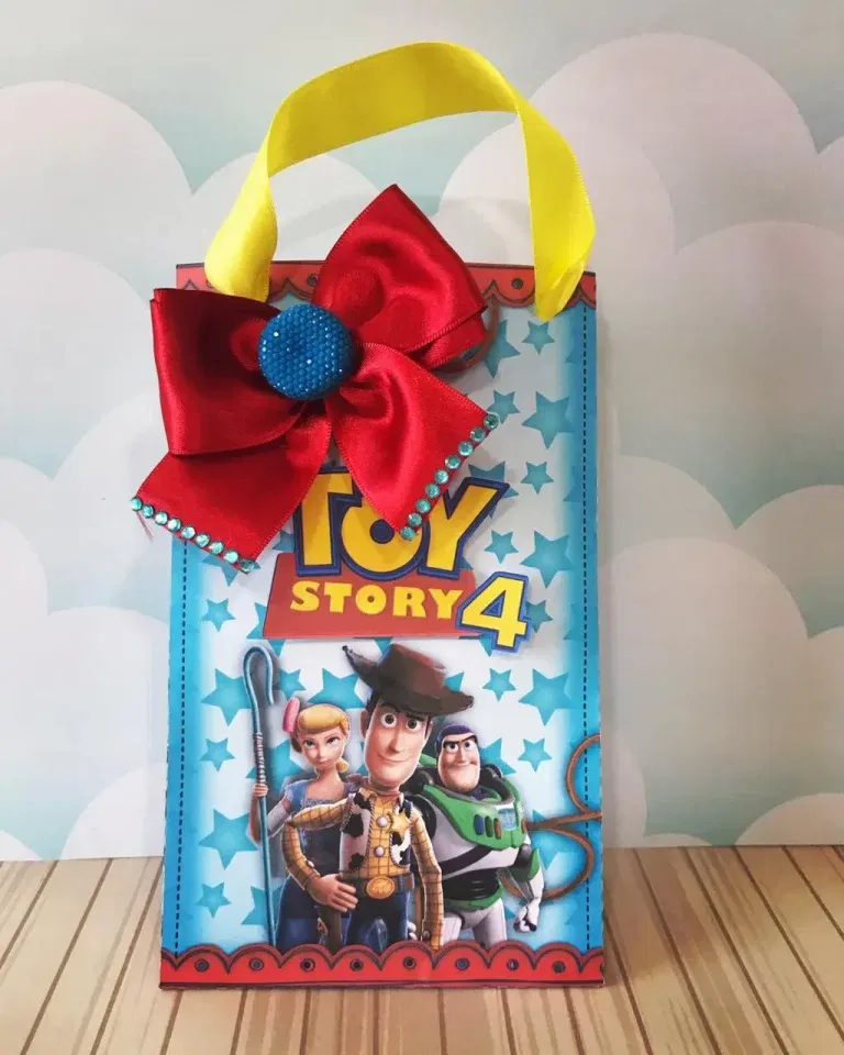 Arquivo digital tema Toy Story nos formatos Studio, PNG e PDF para decoração de festa para imprimir e recortar na Silhouette ou tesoura.