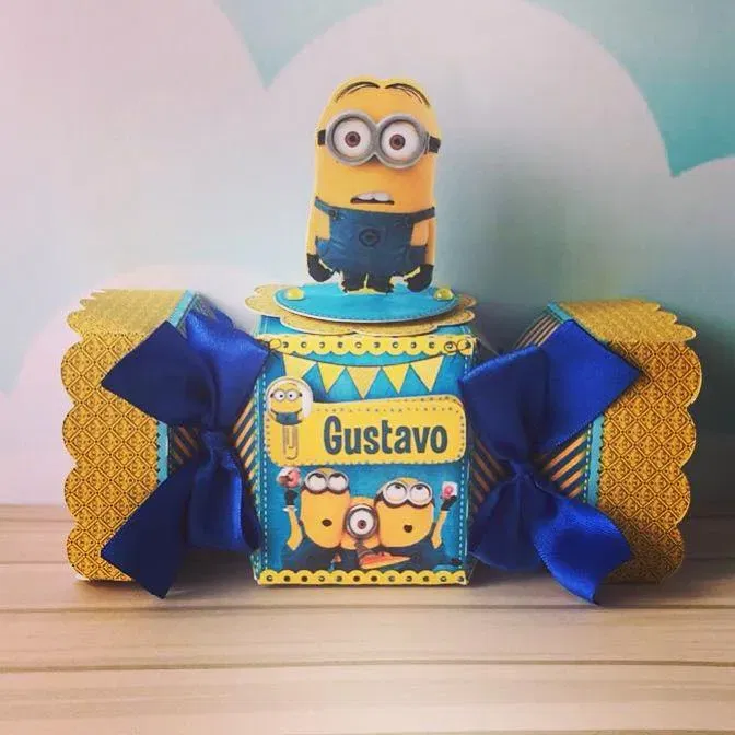 Arquivo dos Minions para recortar nos formatos PDF, PNG e Studio ideal para decoração de mesas e festas de aniversário infantis.