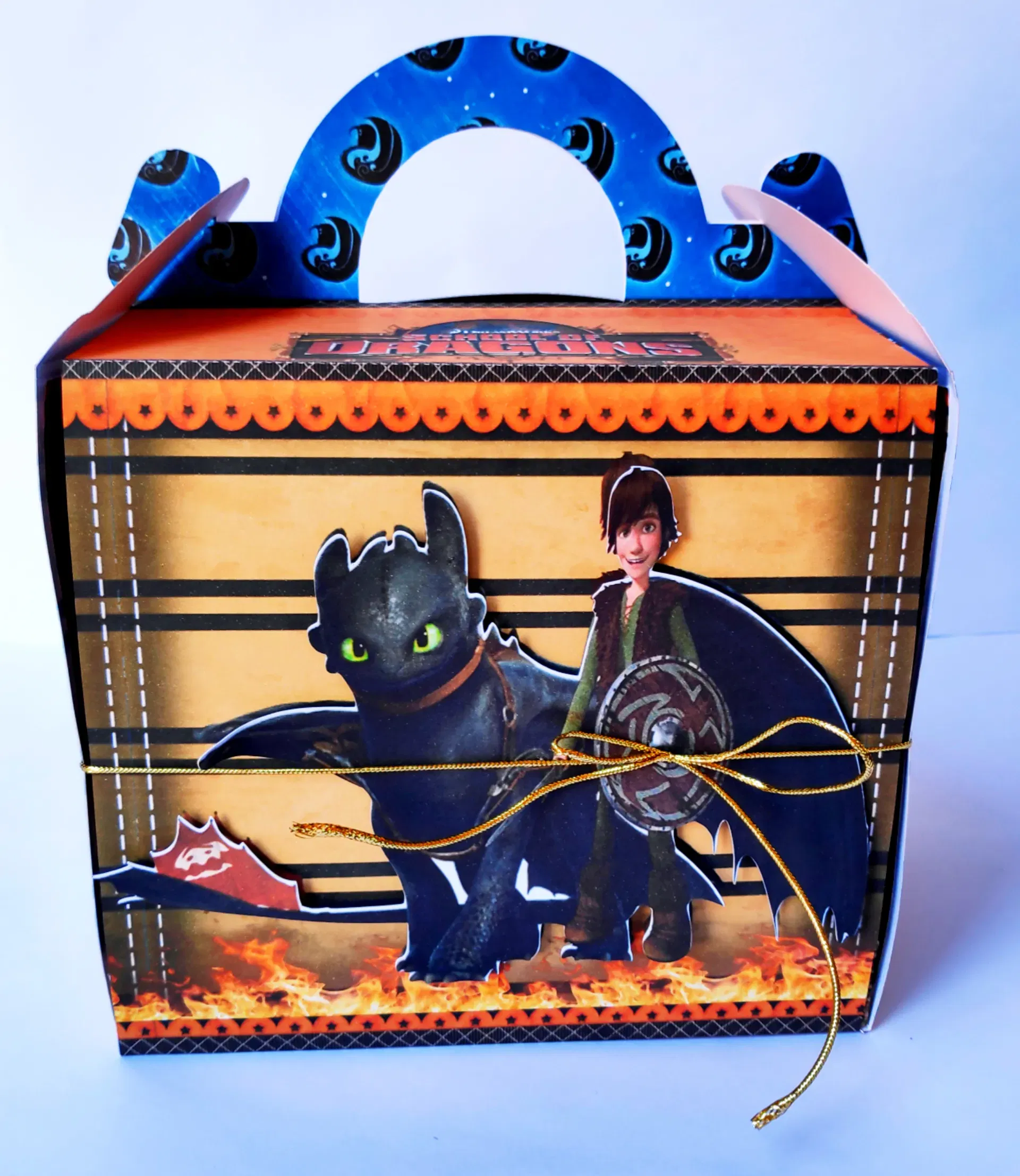 Moldes digitais de maleta explosiva do Banguela e Soluço nos formatos Studio e PDF para impressão de alta resolução e lembrancinhas de festas infantis.