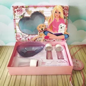 Moldes digitais de caixa mini confeiteiro Barbie nos formatos Studio, PNG e PDF para impressão de alta resolução e decoração de festas personalizadas.