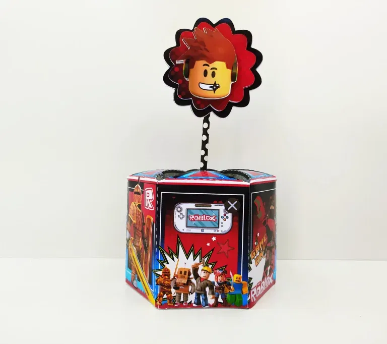 Conjunto de arquivos digitais tema Roblox para aniversário para imprimir e recortar nos formatos Studio, PNG e PDF para topo de bolo e enfeites.