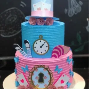 Arquivo de corte digital para topo de bolo tema Alice no País das Maravilhas no formato Studio para máquinas Silhouette, pronto para imprimir e recortar com alta resolução.