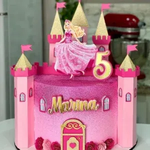 Arquivo digital de topo de bolo da Barbie com castelo no formato Studio para máquinas Silhouette, ideal para decoração de festas temáticas de princesa.