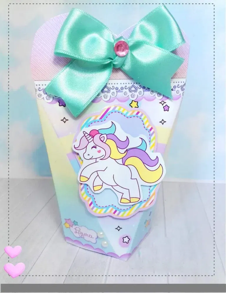 Arquivo de corte para caixas milk e pirâmide tema Unicórnio no formato Studio para máquinas Silhouette, com marcas de registro e vinco.