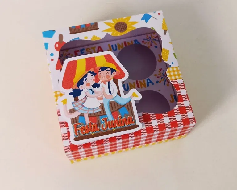 Arquivo para centro de mesa e papelaria junina nos formatos Studio e PDF, pronto para imprimir e recortar com elementos como fogueira e milho.