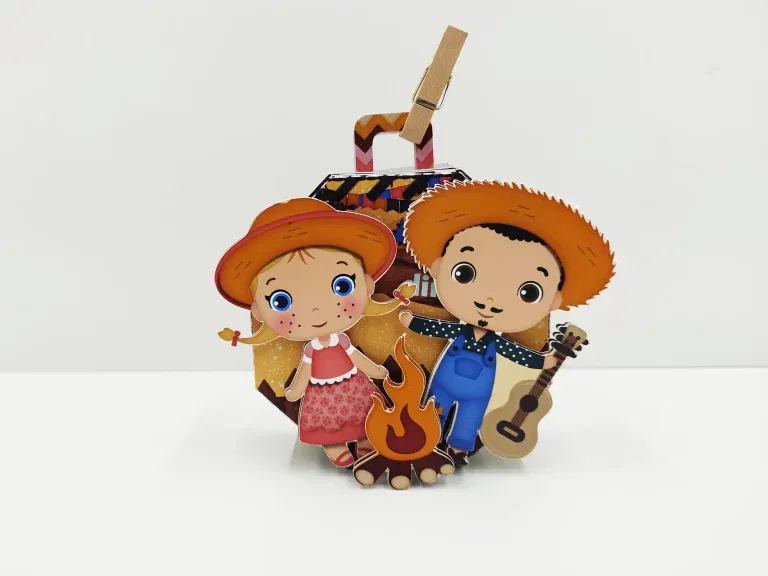 Arquivo de corte digital tema decoração arraiá festa junina nos formatos Studio, PNG e PDF para máquinas Silhouette ou tesoura, ideal para personalizados de luxo e papelaria criativa.