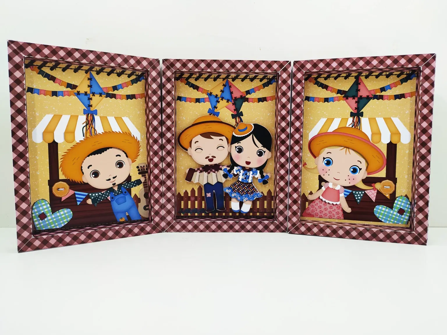 Arquivo de corte para caixas temáticas e decoração de arraiá festa junina nos formatos Studio, PNG e PDF, ideal para festas de luxo e eventos.