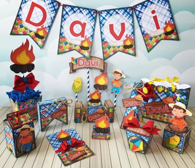 Arquivo para topo de bolo e itens de papelaria tema decoração festa junina aniversário nos formatos Studio, PNG e PDF, pronto para imprimir e recortar.