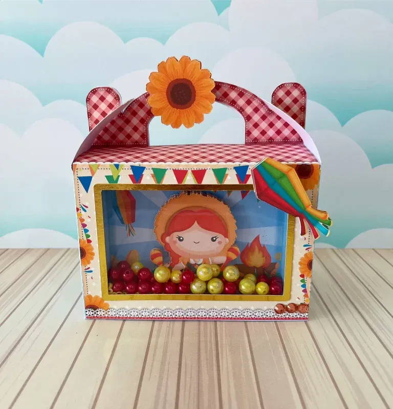 Arquivo para topo de bolo e itens de papelaria tema Festa Junina Menina nos formatos Studio, PNG e PDF, pronto para imprimir e recortar com alta precisão.