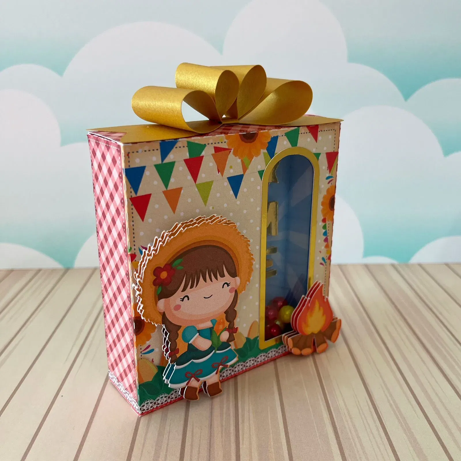 Arquivo de corte para caixas milk, pirâmide e decoração temática Festa Junina Menina nos formatos Studio, PNG e PDF, ideal para festas de luxo.