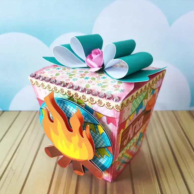 Arquivo para topo de bolo e itens de papelaria tema Festa Junina Rosa nos formatos Studio, PNG e PDF, pronto para imprimir e recortar com alta precisão.