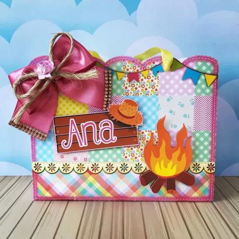 Arquivo de corte para caixas temáticas e decoração de arraiá rosa nos formatos Studio, PNG e PDF, ideal para festas de luxo e eventos femininos.