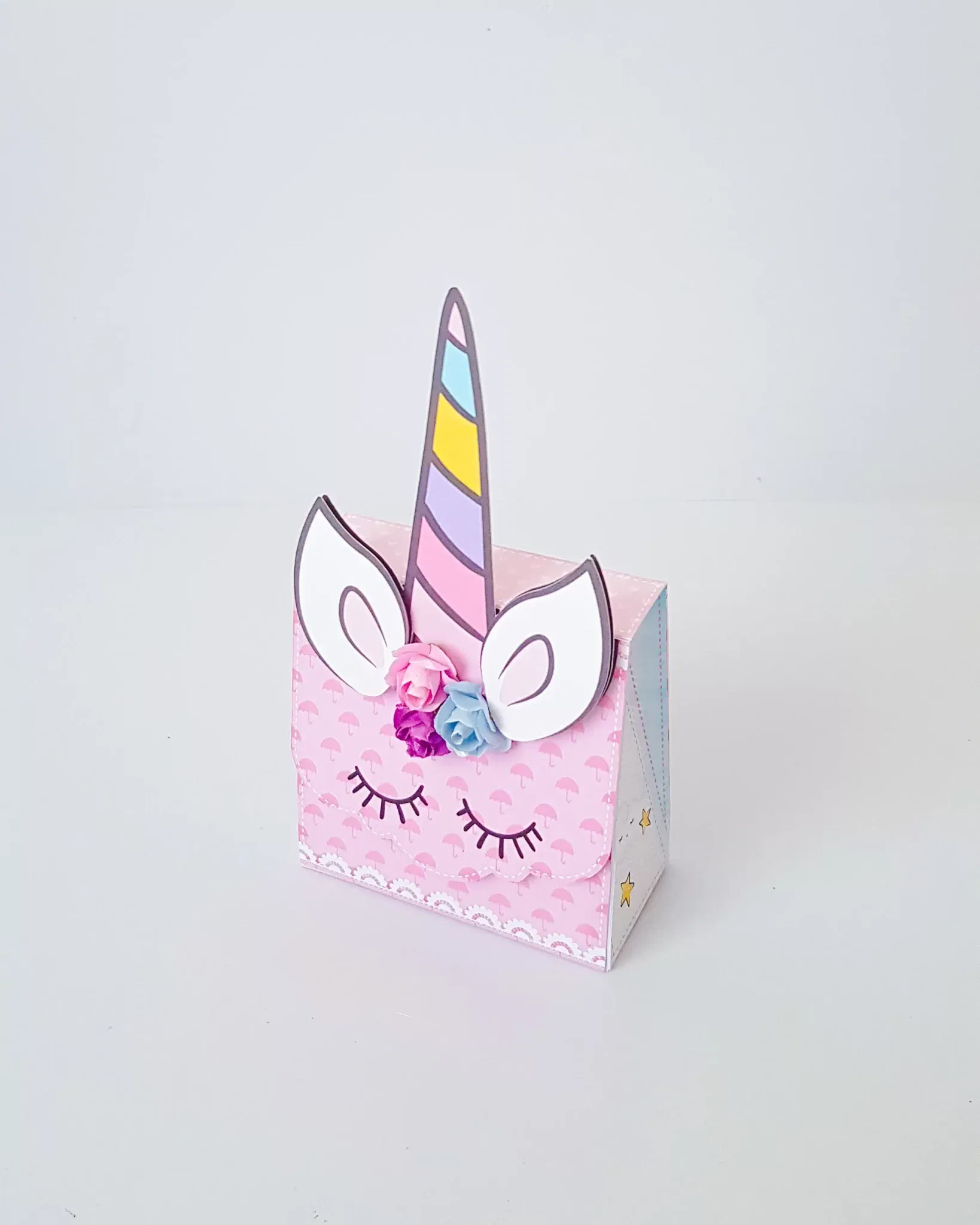 Molde de topo de bolo temático decoração unicórnio aniversário nos formatos Studio, PNG e PDF para decoração de festas e impressão em alta resolução.