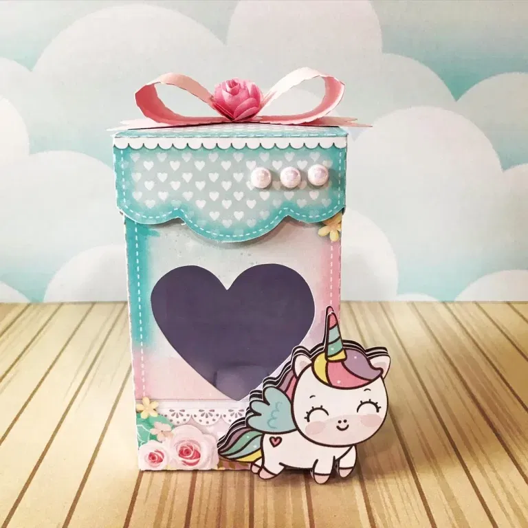 Arquivo de corte para caixas e decoração temática de festa unicórnio nos formatos Studio, PNG e PDF, ideal para festas de luxo e eventos.